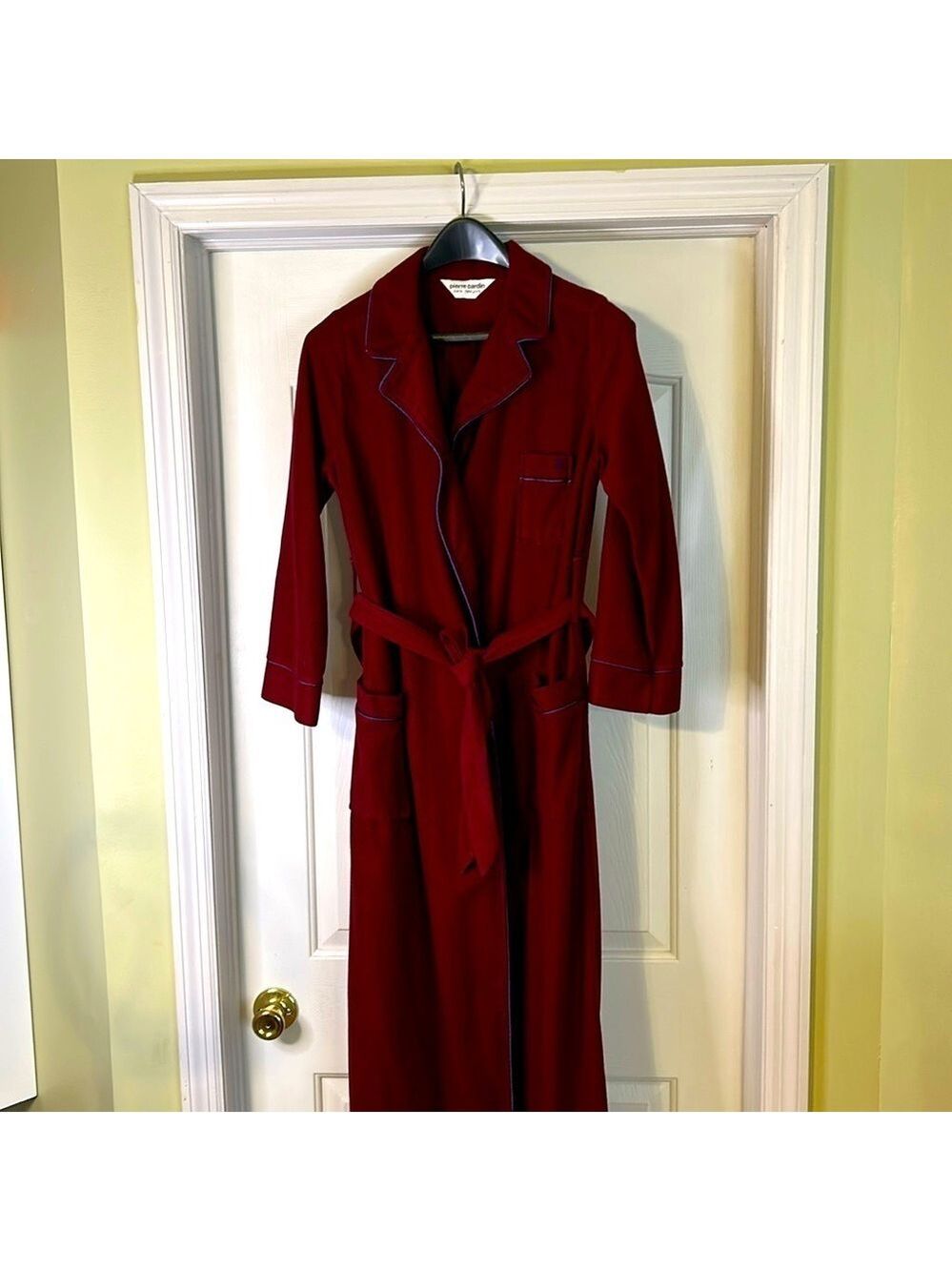 Pierre Cardin men’s vintage velour robe.  Size S/M.
